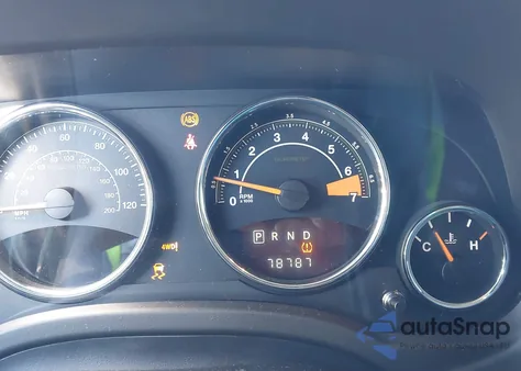 2014 Jeep Compass Latitude из США, поврежденный, VIN 1C4NJDEB8ED647721